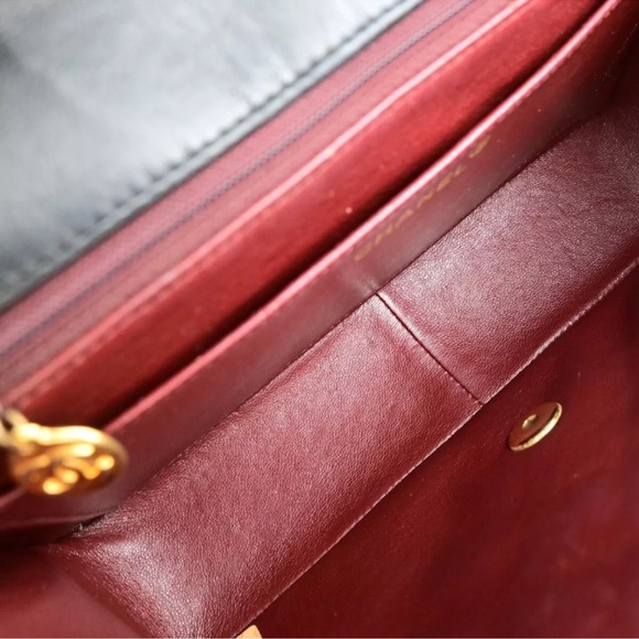 CHANEL DIANA 25 Single Flap Quilted Logo Lambskin Chain Bag and wallet - Picture 11 of 17